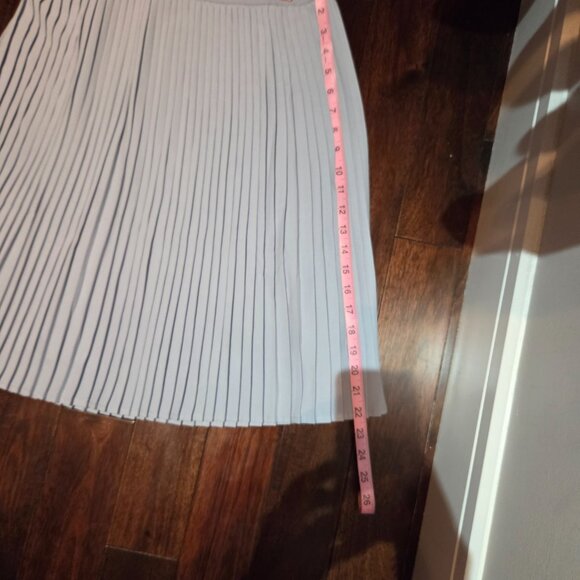 Knee-Length Pleated Skirt In Pastel Blue - Picture 7 of 7